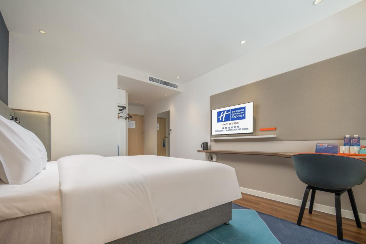 Holiday Inn Express Chengdu Tianfu Airport Zone By Ihg Jianyang  Exterior photo